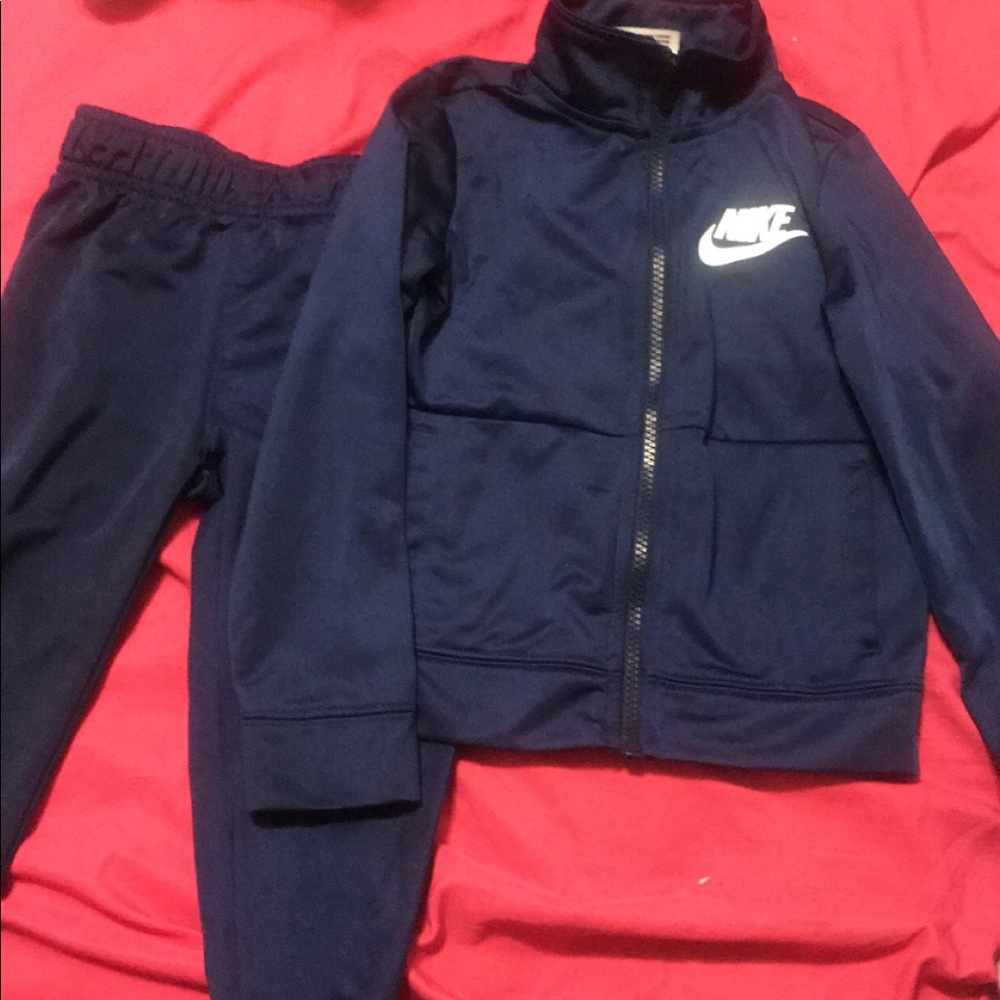 Nike toddler 2pc outfit